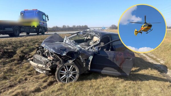 Groźny wypadek na A4 pod Grodkowem. Auto uderzyło w ciężarówkę i dachowało, lądował śmigłowiec LPR