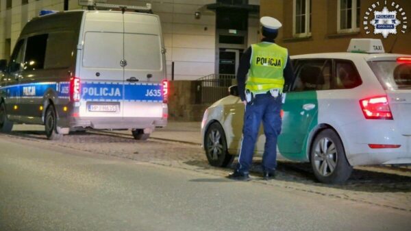 Kontrole kierowców „na aplikację” w woj. opolskim. Policja i ITD sprawdziły ponad 110 pojazdów