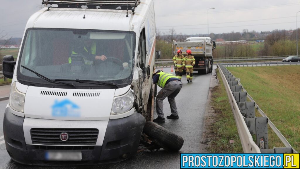Kolizja na „Ślimaku” w Opolu. Zderzenie ciężarówki z autem dostawczym