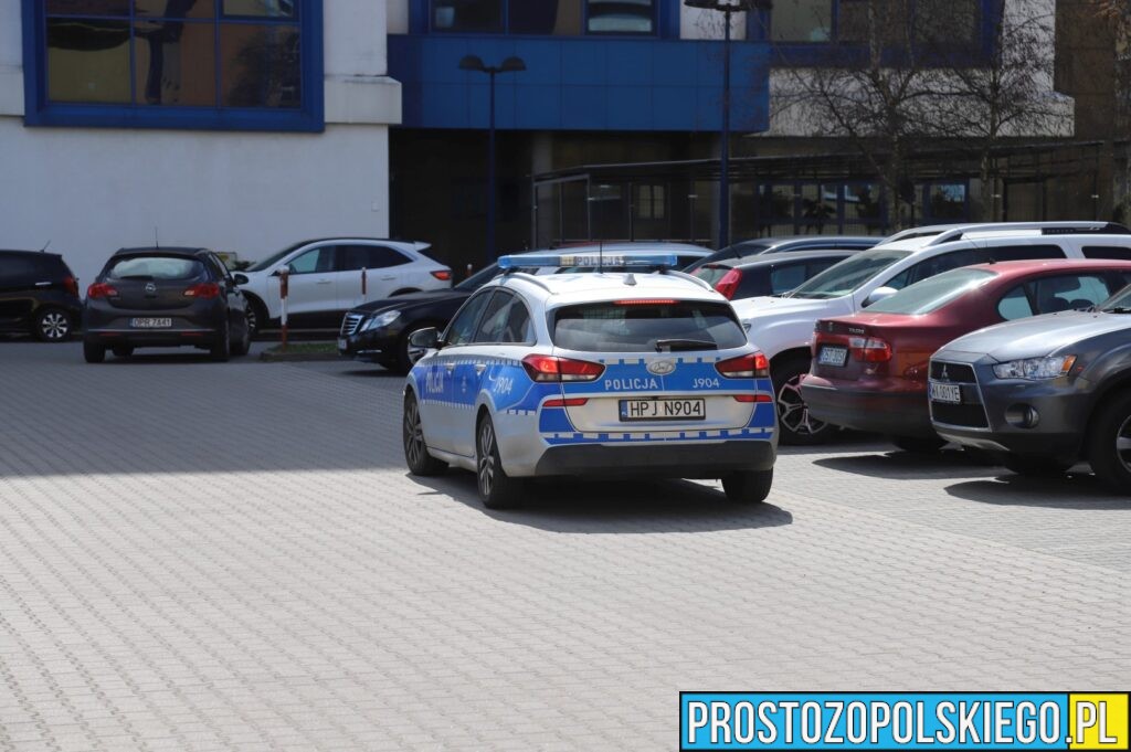 nożownik na&nbsp;kampusie, nożownik na&nbsp;akademikach w&nbsp;opolu, akademiki nożownik , mężczyzna z&nbsp;nożem na&nbsp;terenie uniwersytetu opolskiego, 