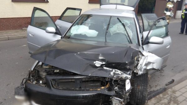 Pościg ulicami Strzelec Opolskich. 33-latek rozbił auto i próbował uciekać pieszo