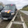 Wypadek na autostradzie A4 215 km kierunek Wrocław: Bus uderzył w bariery, 1 osoba w szpitalu