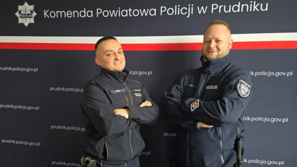 Policjanci z Prudnika uratowali życie kobiety w kryzysie. Szybka reakcja zapobiegła tragedii
