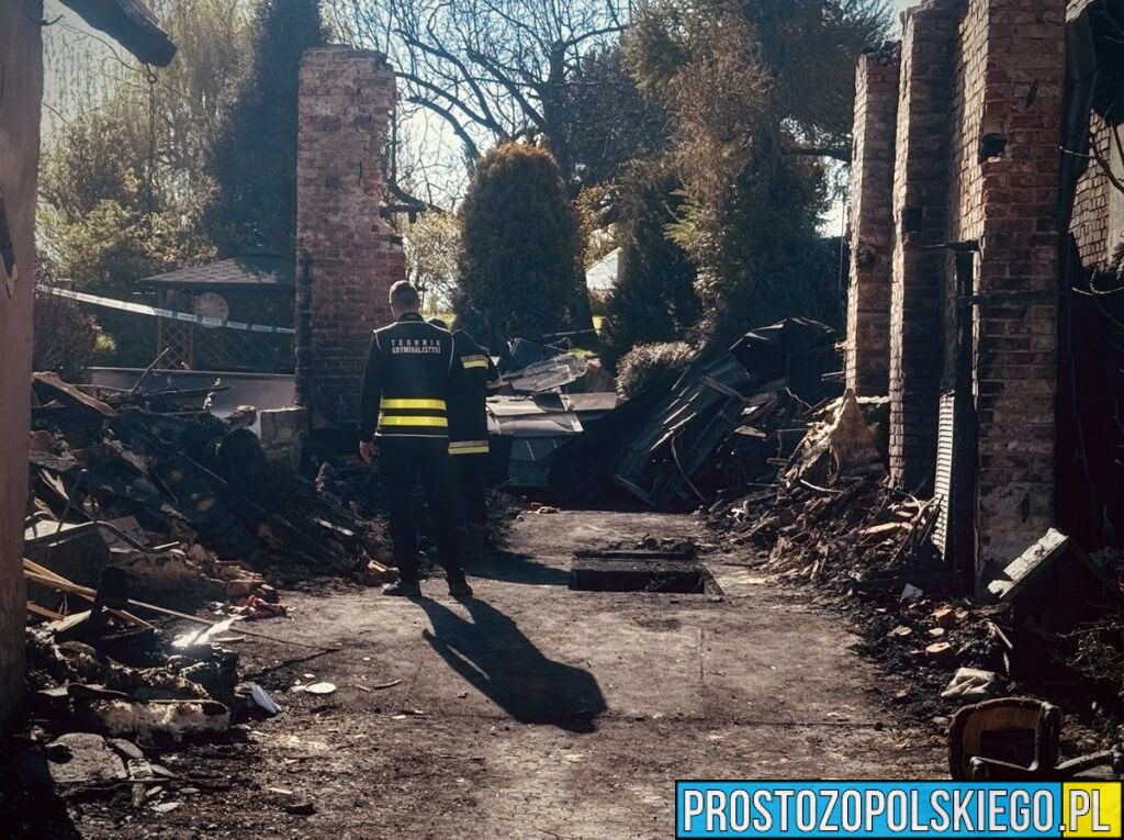 Nocny pożar budynków w&nbsp;Grzędzinie. Trwa ustalanie przyczyn