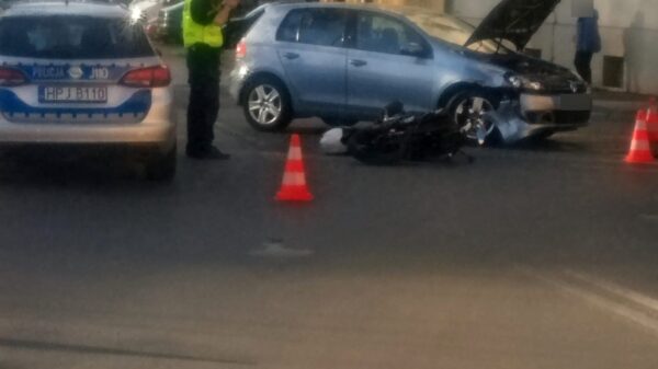Wypadek w Brzegu. Motocyklista zabrany do szpitala