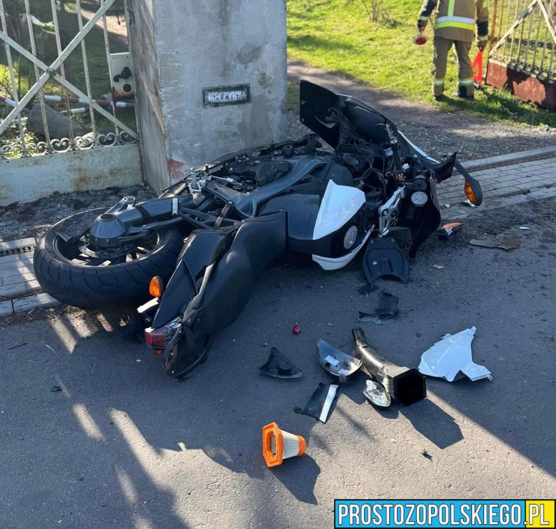 W sobotę, 18 kwietnia o godzinie 15:48 służby ratunkowe otrzymały zgłoszenie od operatora numeru alarmowego 112 o wypadku drogowym