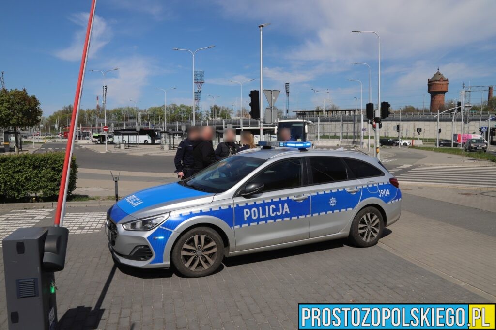 nożownik na&nbsp;kampusie, nożownik na&nbsp;akademikach w&nbsp;opolu, akademiki nożownik , mężczyzna z&nbsp;nożem na&nbsp;terenie uniwersytetu opolskiego, 