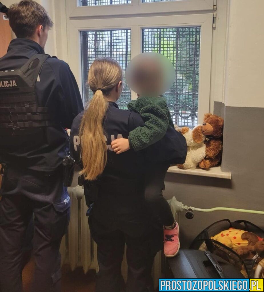 3-letnia dziewczynka sama na&nbsp;ulicy w&nbsp;Kluczborku. Szybka reakcja zapobiegła tragedii
