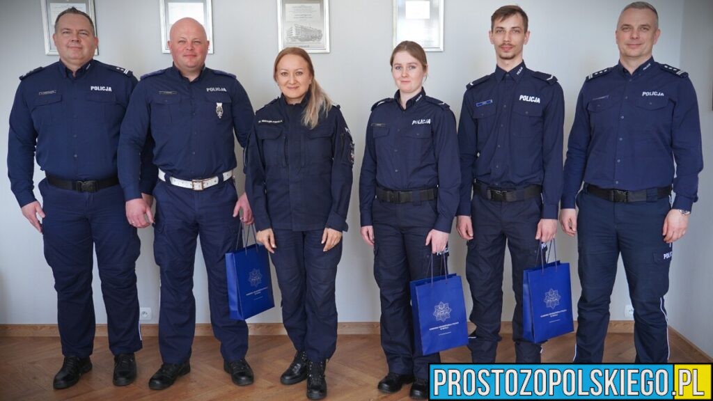 Spotkanie w KWP Opole. Wyróżniono policjantów za odwagę i ratowanie życia