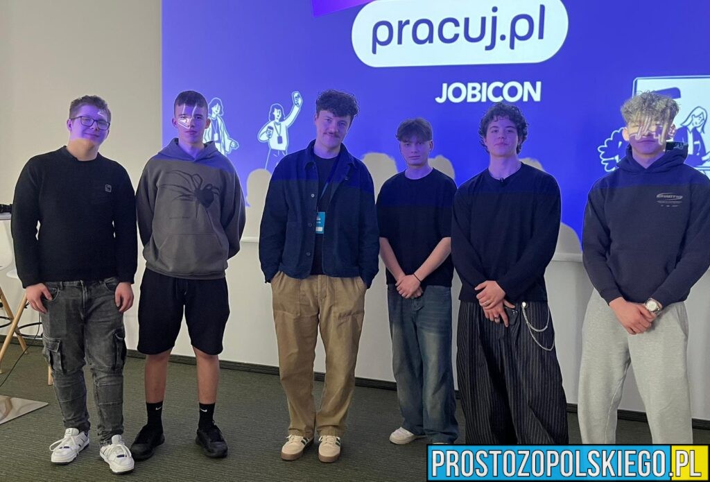 Uczniowie III&nbsp;LO w&nbsp;Opolu tworzą projekt „Your Future”. Pomagają młodzieży wybrać ścieżkę edukacyjną