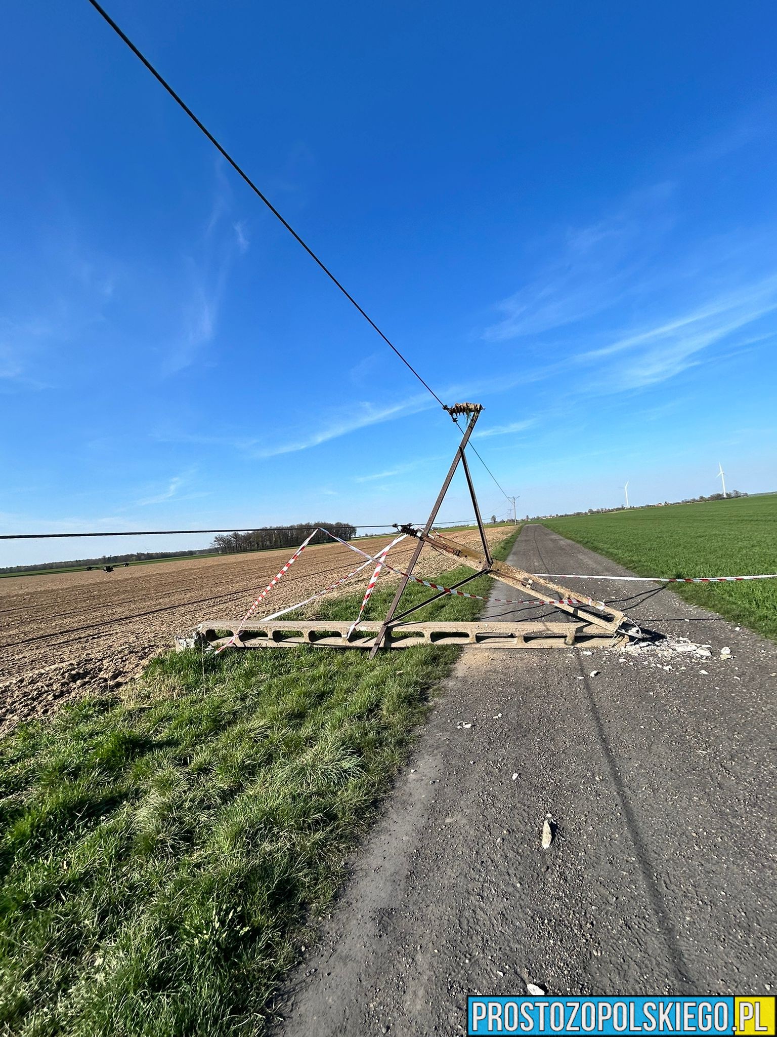 Zdarzenie na polu w Starowicach Dolnych. Maszyna rolnicza zahaczyła o linię energetyczną.