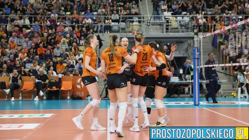 Uni Opole przegrywa z BKS-em. Walka o brąz Tauron Ligi wciąż trwa