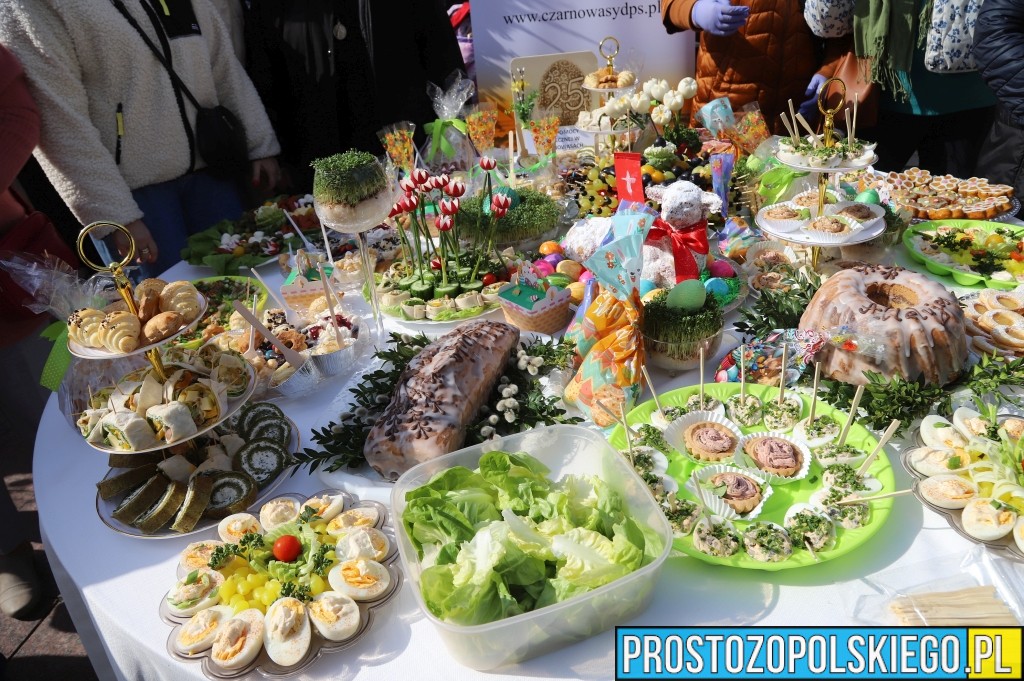 śniadanie wielkanocne w&nbsp;opolu, wielkanoc w&nbsp;opolu, śniadanie opole, wielkanoc na&nbsp;rynku w&nbsp;opolu, uroczyste śniadanie wielkanocne, wielkanoc na&nbsp;rynku w&nbsp;opolu,