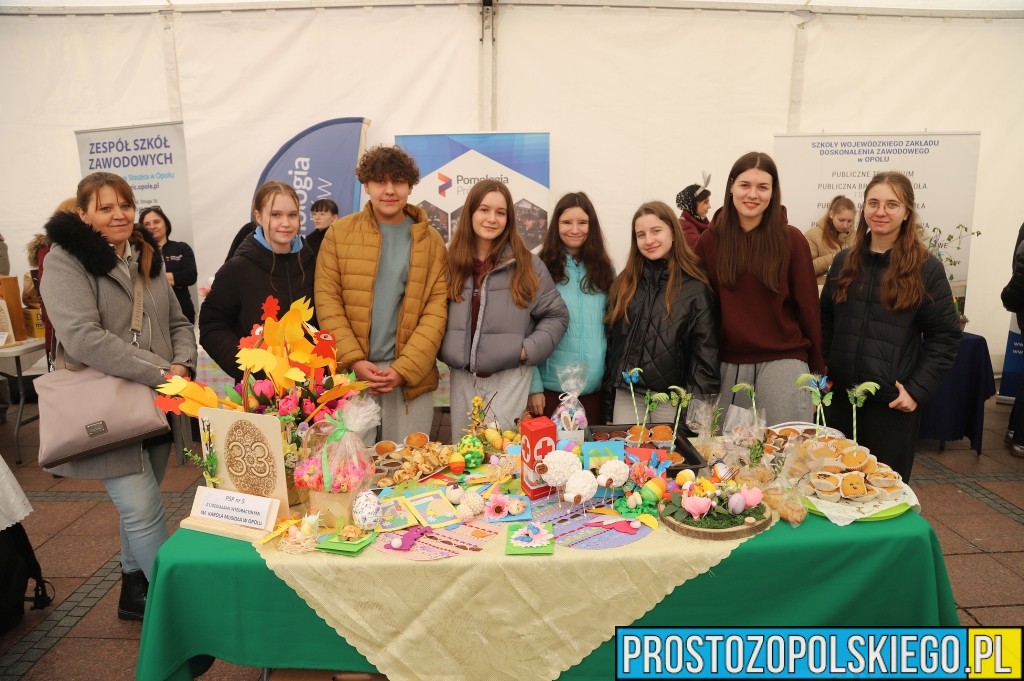 śniadanie wielkanocne w&nbsp;opolu, wielkanoc w&nbsp;opolu, śniadanie opole, wielkanoc na&nbsp;rynku w&nbsp;opolu, uroczyste śniadanie wielkanocne, wielkanoc na&nbsp;rynku w&nbsp;opolu,