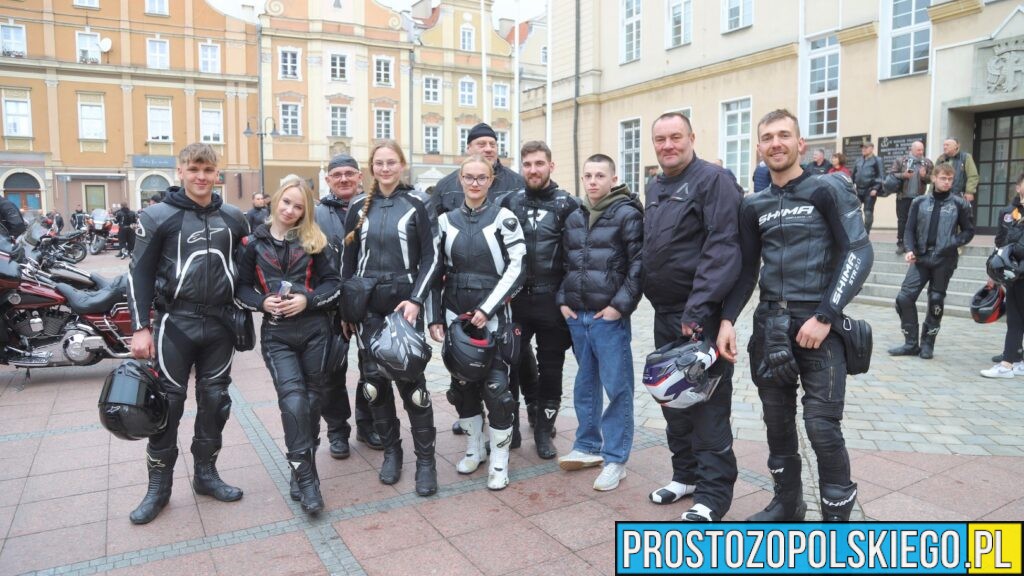 Motojajeczko 2026 w Opolu. Setki motocykli na rynku mimo niesprzyjającej pogody(WIDEO)