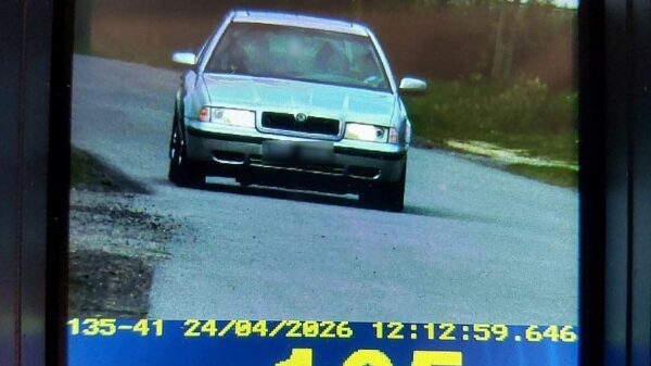 105 km/h w terenie zabudowanym. 32-latek stracił prawo jazdy i dostał 3000 zł mandatu