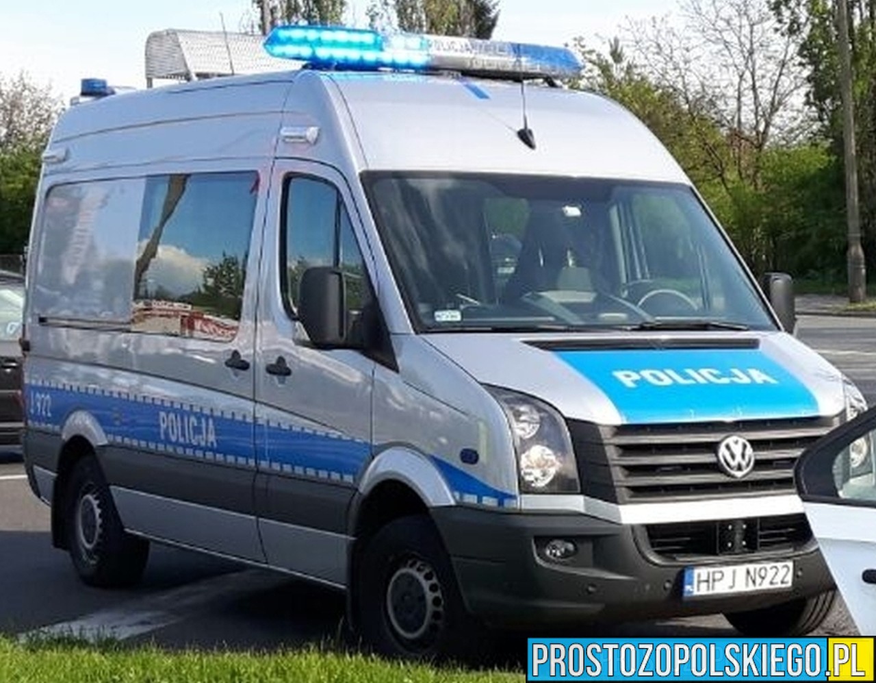 Jechał bez prawa jazdy i przekroczył prędkość. Odpowie przed sądem, mandat także dla żony