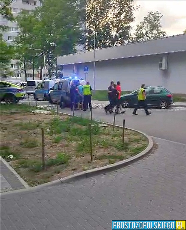 Awantura na ul. Piastowskiej w Opolu. Interwencja policji zakończona zatrzymaniem 41-latka na ulicy Łąkowej a Spychalskiego