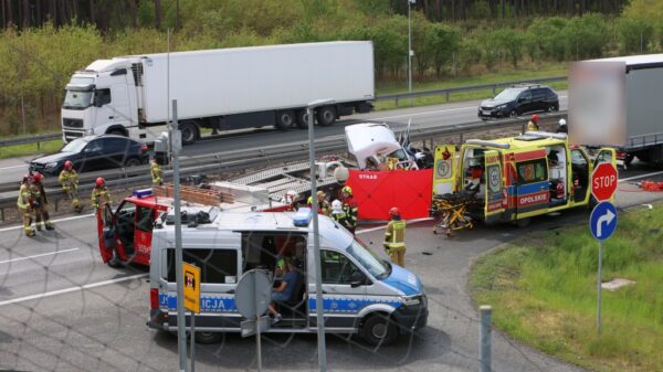 Tragiczny wypadek na A4 pod Opolem. Nie żyje pasażer lawety