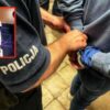 17-latek zatrzymany podczas odbioru pieniędzy od seniorki. Policjanci zapobiegli oszustwu „na policjanta”