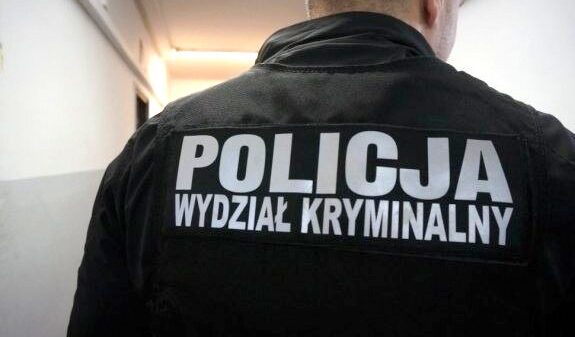 Policjant w drodze na służbę zatrzymał złodzieja kosiarki. 35-latek usłyszał zarzuty