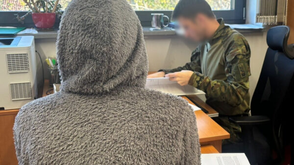 Cudzoziemcy skazani prawomocnymi wyrokami deportowani z Polski. Straż Graniczna wydała kolejne decyzje