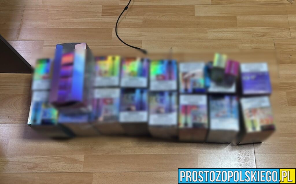 19-latek zatrzymany w Opolu. Miał nielegalne e-papierosy i narkotyki