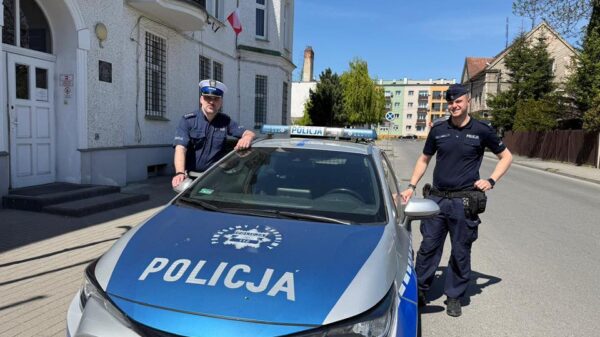 Bohaterska akcja policji w Namysłów. 94-latka uratowana z pożaru