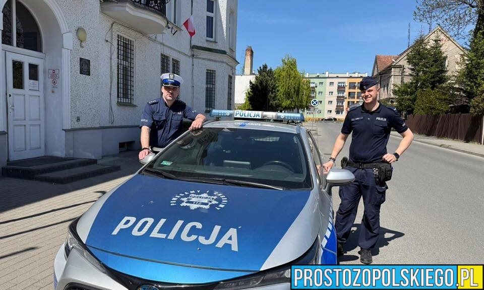 Bohaterska akcja policji w Namysłów. 94-latka uratowana z pożaru
