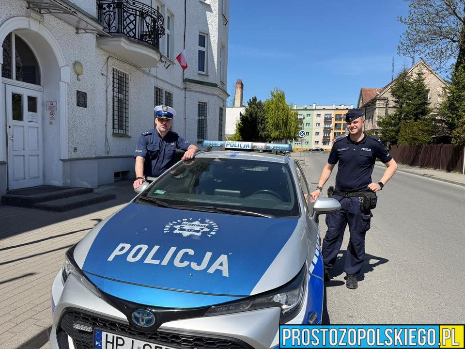 Bohaterska akcja policji w Namysłów. 94-latka uratowana z pożaru
