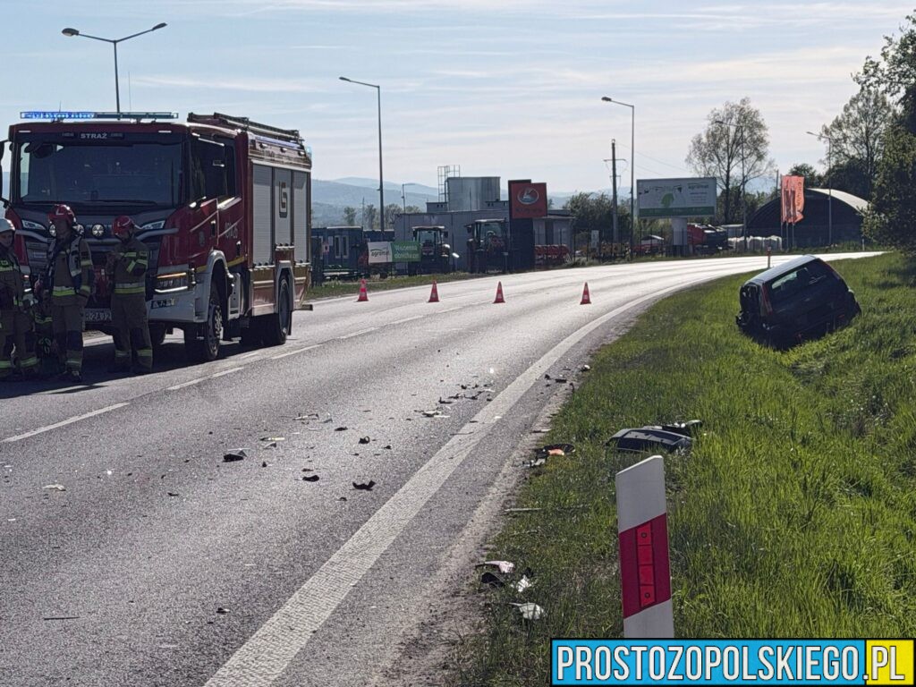 Zdarzenie drogowe na&nbsp;DK40 Prudnik–Głogówek. Zderzenie motocykla z&nbsp;samochodem osobowym
