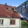 Nawałnica w powiecie strzeleckim. Uszkodzonych 18 budynków w Balcarzowicach, w akcji 260 strażaków