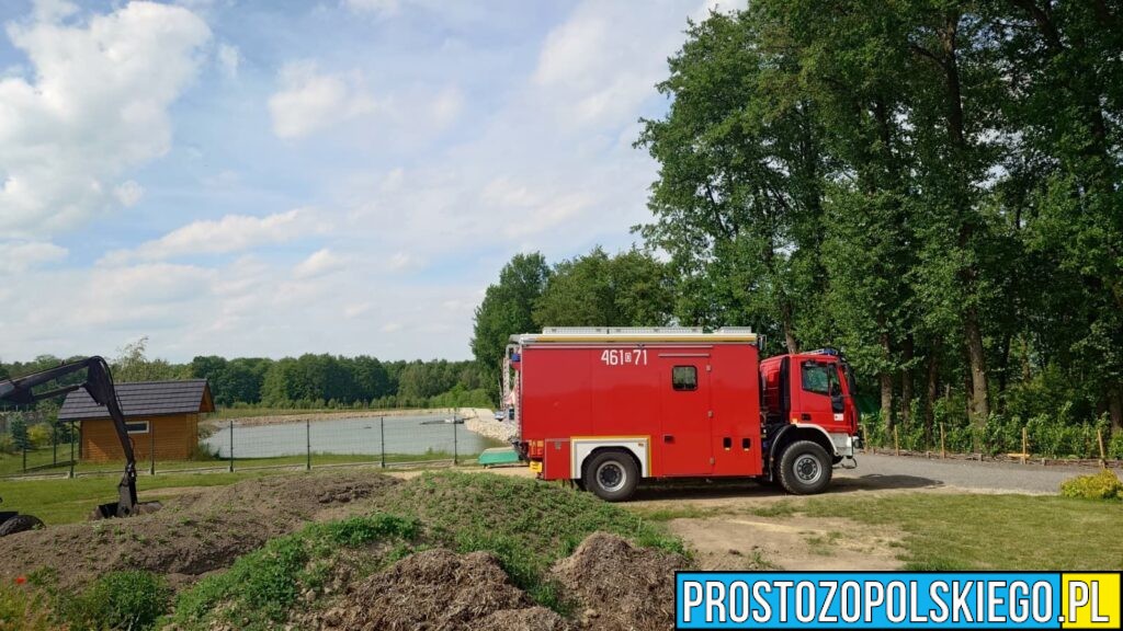 Tragiczny finał poszukiwań w gminie Korfantów. Ciało 49-latka odnalezione w stawie w miejscowości Węża