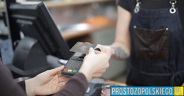 Pijany pracownik sklepu obsługiwał klientów w gminie Strzeleczki. Miał blisko 2 promile alkoholu