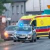 Kluczborski policjant po służbie uratował kobietę, która wpadła do potoku