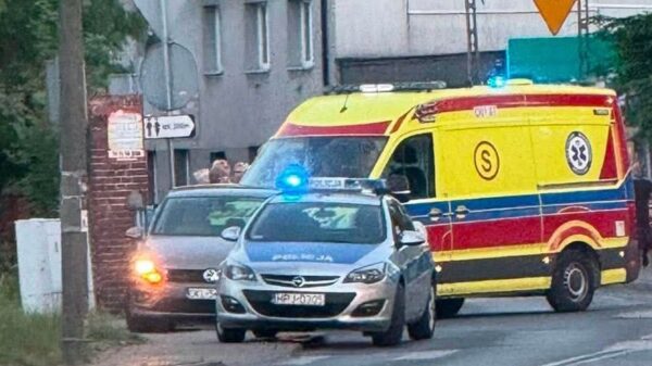 Kluczborski policjant po służbie uratował kobietę, która wpadła do potoku