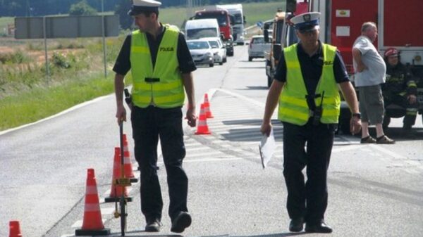 Wypadek na ul. Saperskiej w Brzegu. Dwie osoby potrzebowały pomocy medycznej
