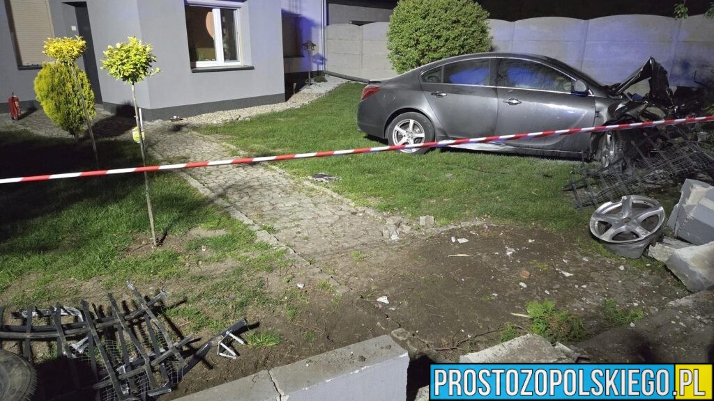 Groźne zdarzenie w Dąbrowie. Kierowca stracił panowanie nad autem
