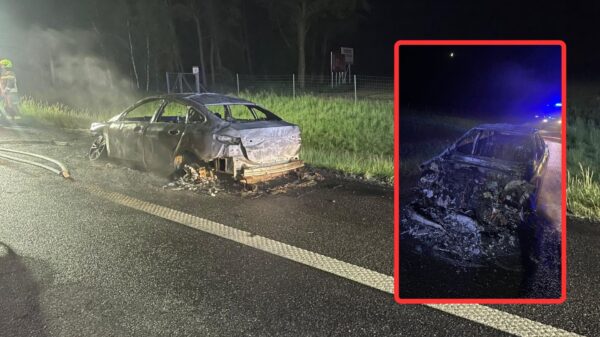 Pożar BMW na A4 pod Magnuszowiczkami. Auto stanęło w ogniu na pasie awaryjnym