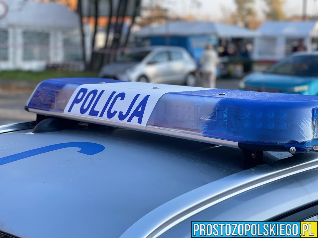 77-latka leżała bez pomocy po złamaniu biodra. Pomogli sąsiedzi, strażacy i policjanci