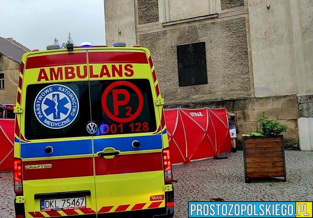 Tragiczny wypadek w Bardzie. Zginęli ojciec i 9-letni syn z powiatu nyskiego