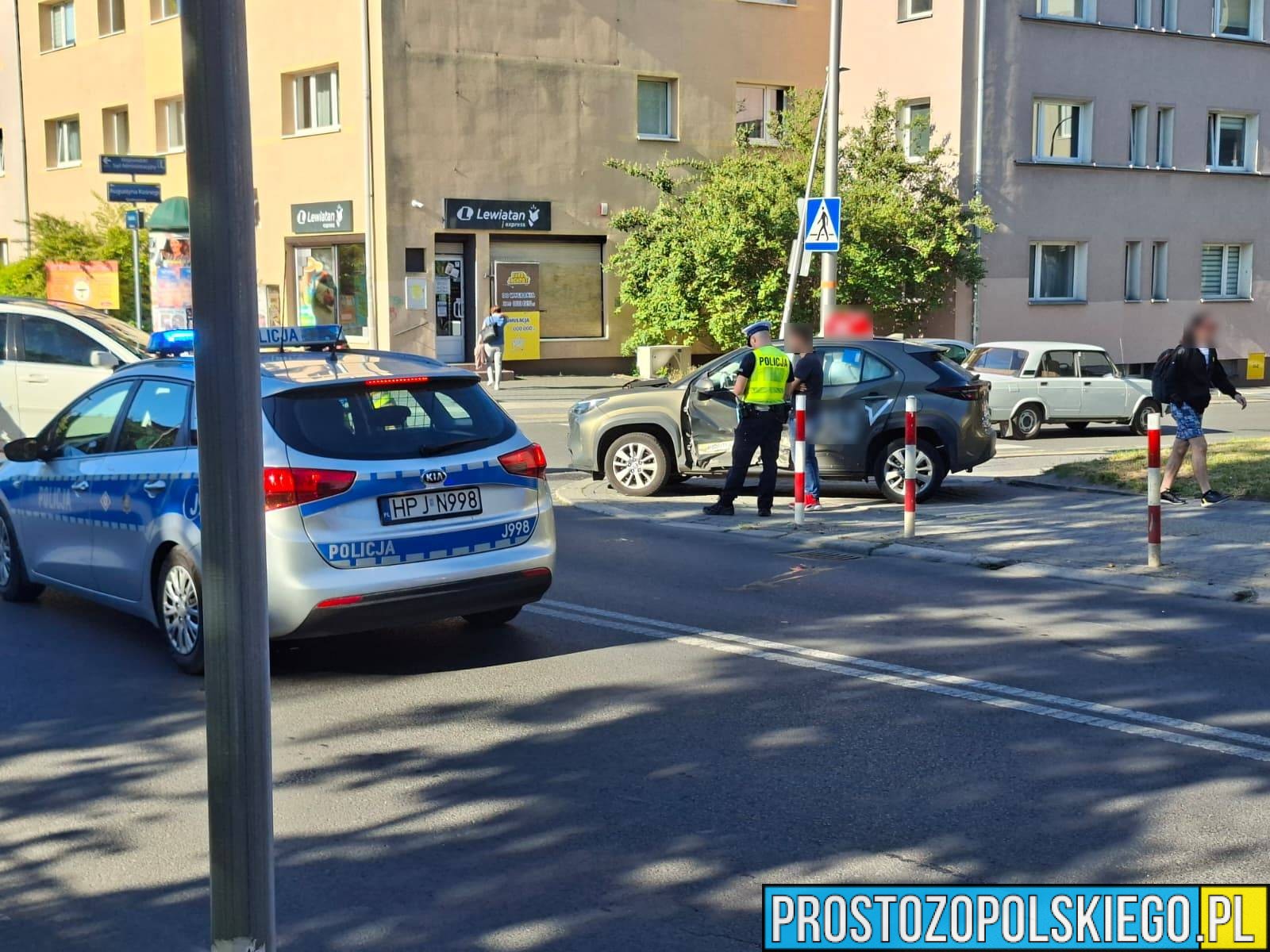Zderzenie dwóch samochodów na skrzyżowaniu ulic Katowickiej i Kośnego w Opolu