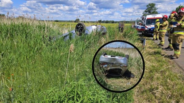 Poważny wypadek pod Opolem. Dachowała osobówka, cztery osoby zostały ranne