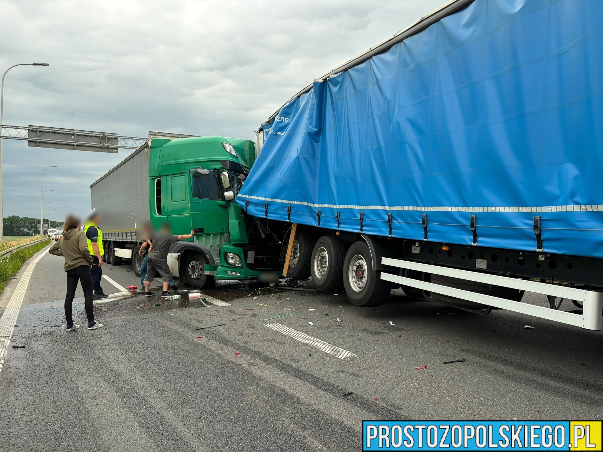 Wypadek dwóch ciężarówek na obwodnicy Opola. Na miejsce jadą służby ratunkowe