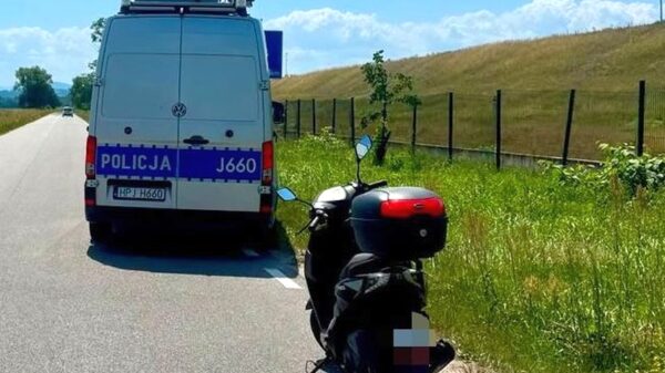 63-latek na skuterze przejechał na czerwonym świetle. Miał ponad 2 promile alkoholu