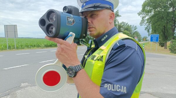 Akcja „Prędkość” w powiecie brzeskim. Kierowca pędził niemal 110 km/h w terenie zabudowanym i stracił prawo jazdy