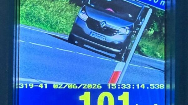 Kierowca busa pędził 101 km/h w terenie zabudowanym. Stracił prawo jazdy