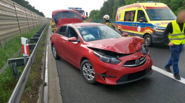 Wypadek na Autostradzie A4 na 250. kilometrze drogi w kierunku Katowic. Jedna osoba trafiła do szpitala