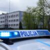 81-latka spędziła noc na ławce przed blokiem. Pomogli jej sąsiedzi i policjanci