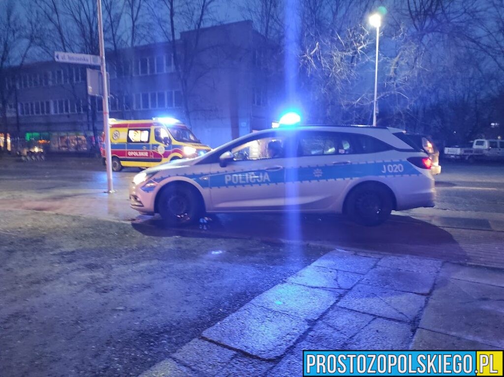 Policjantki z&nbsp;Krapkowic uratowały życie 18-latka. Młody mężczyzna stał na&nbsp;barierkach mostu